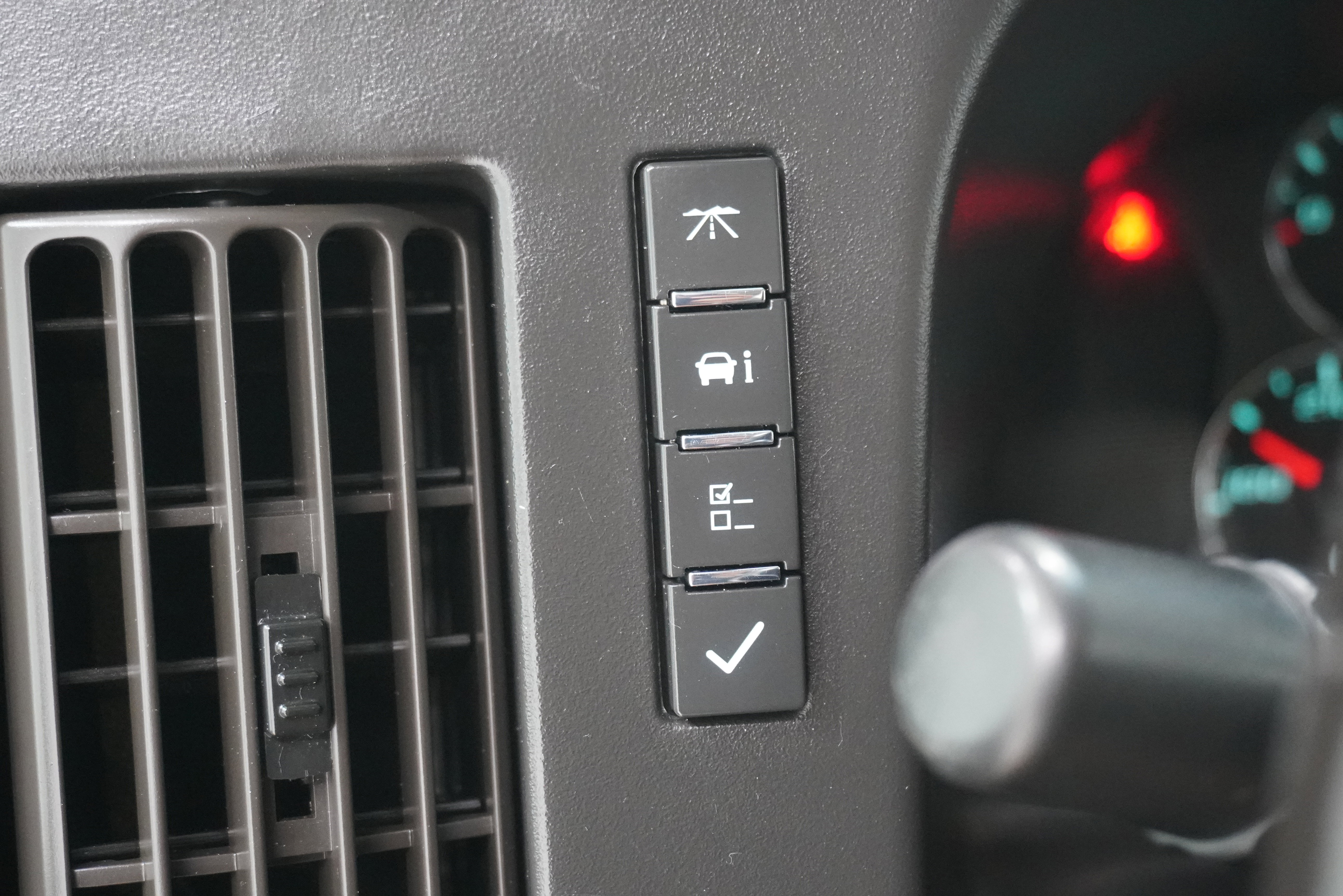 Used 2017 Chevrolet Express 3500 LT w/ LT Preferred Equipment Group image 18