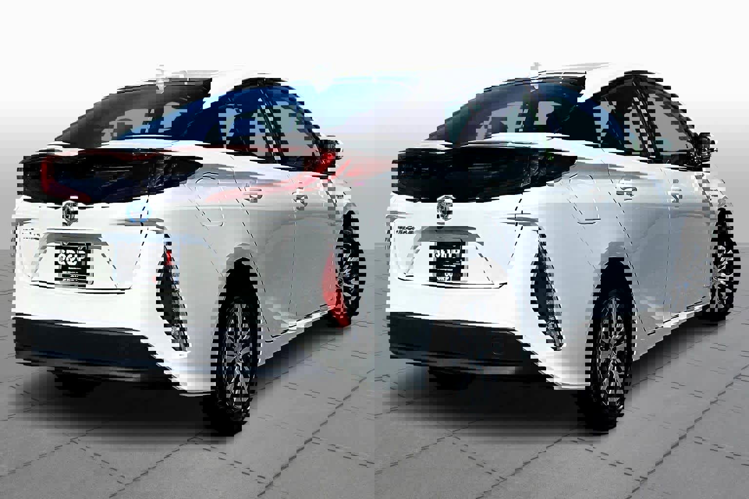 Used 2020 Toyota Prius Prime LE image 13