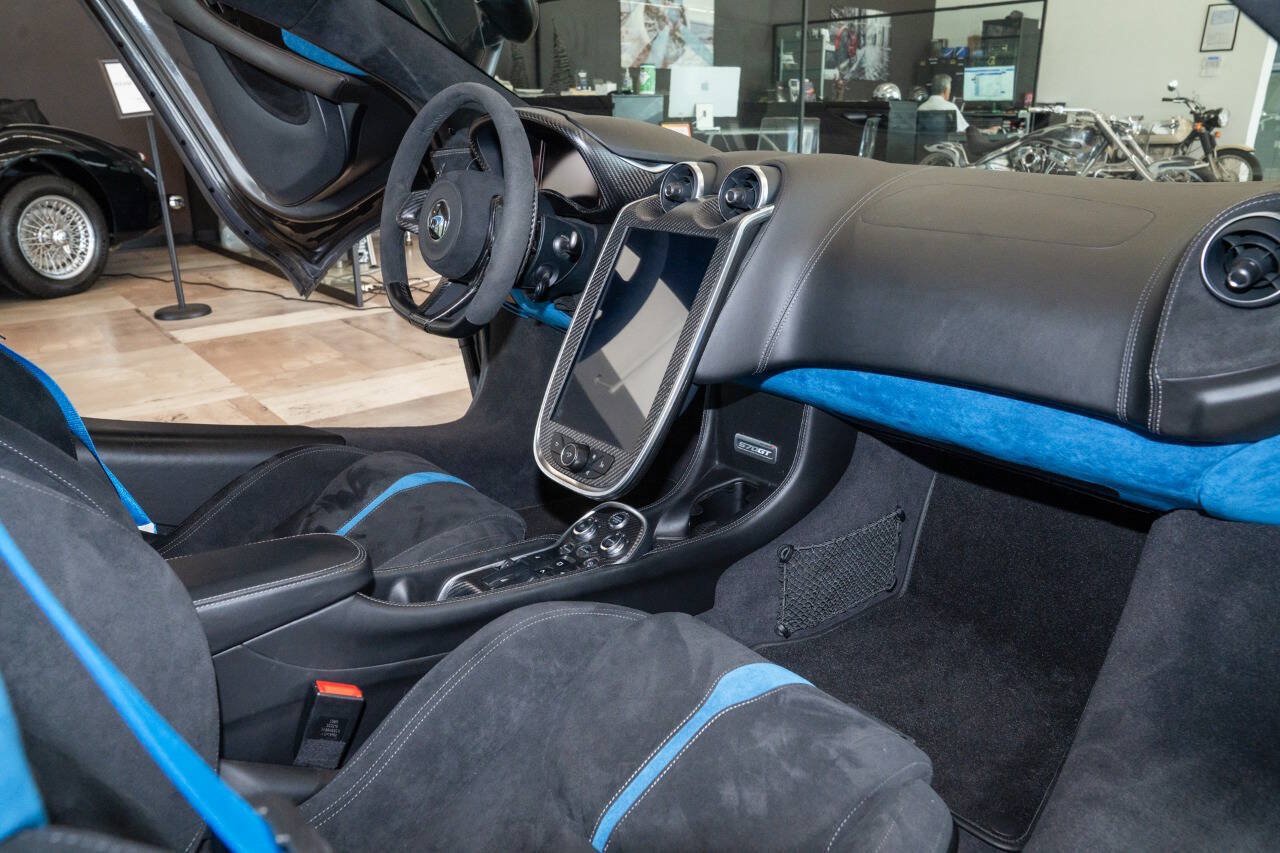 Used 2017 McLaren 570S RWD image 40
