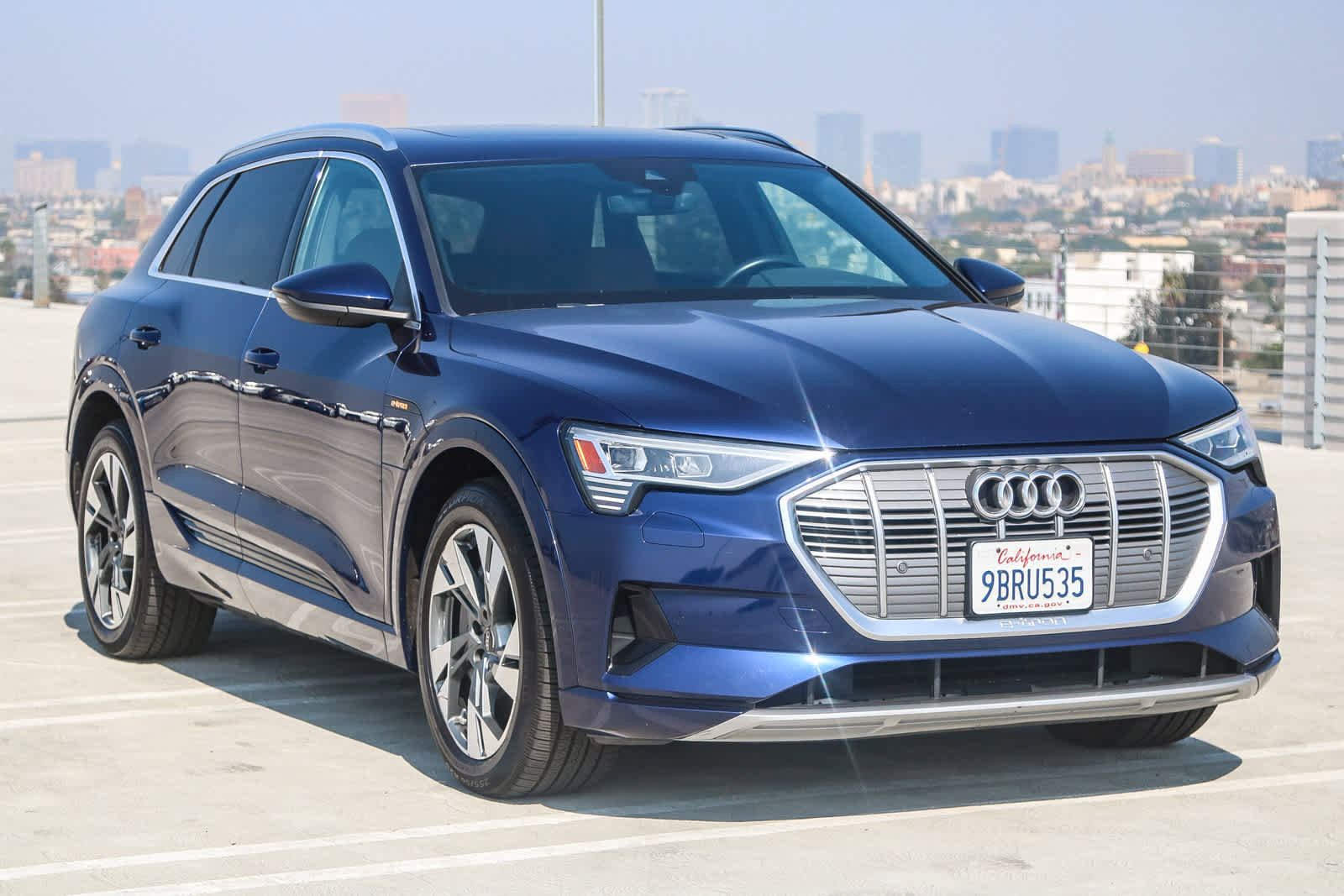 Used 2022 Audi e-tron Premium image 3