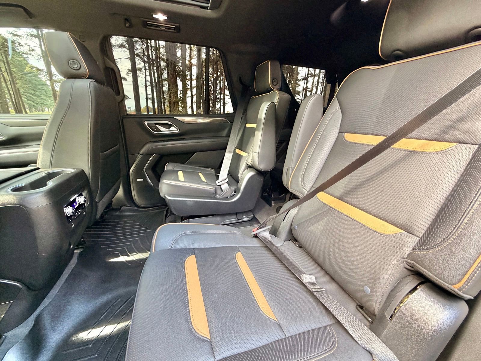 Used 2023 GMC Yukon AT4 w/ AT4 Premium Package AWD/4WD image 14