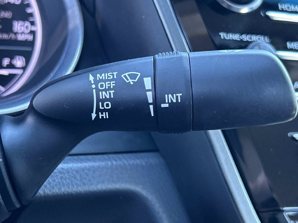 Used 2020 Toyota Camry SE FWD image 30