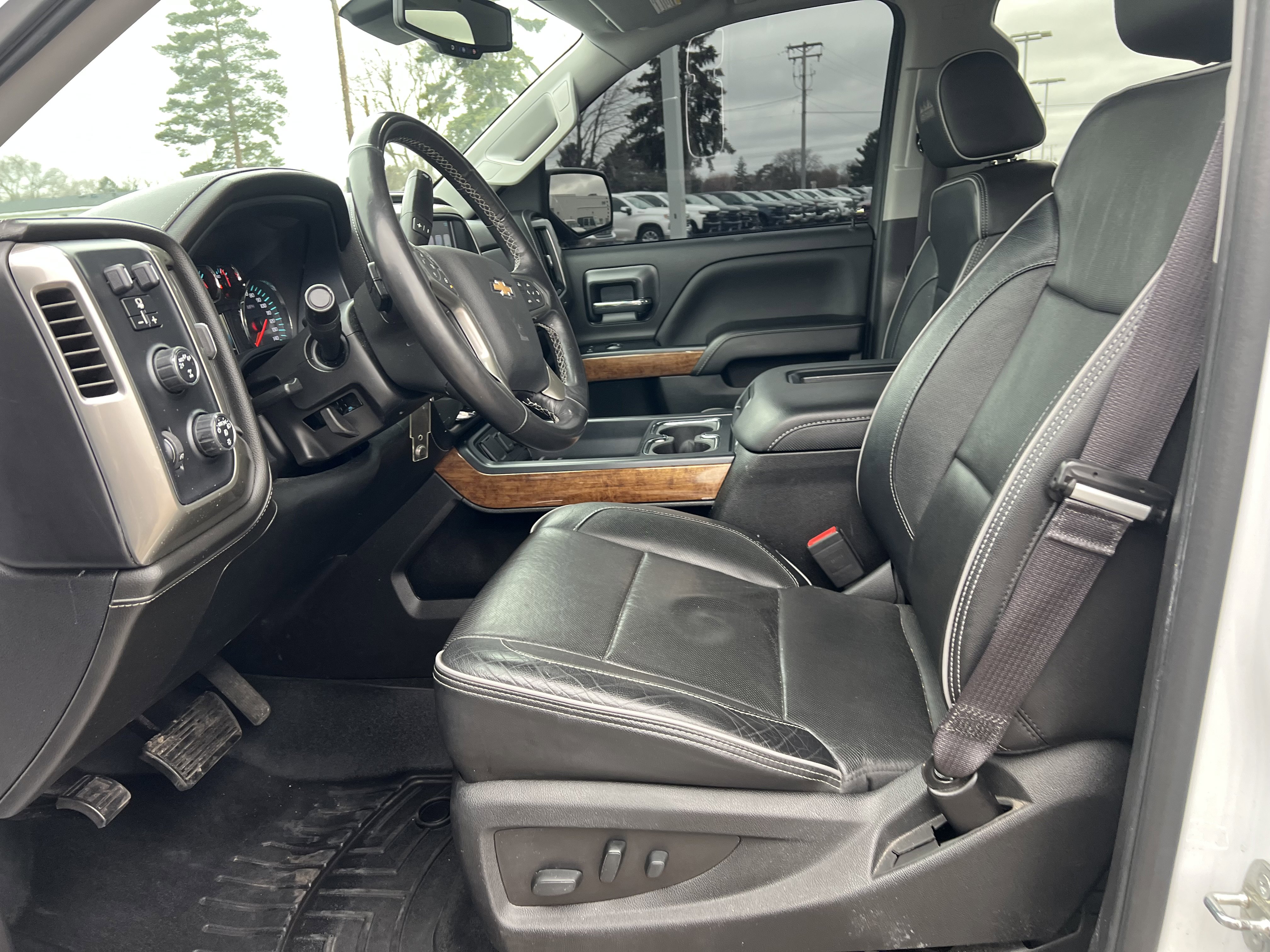 Used 2017 Chevrolet Silverado 1500 High Country image 16