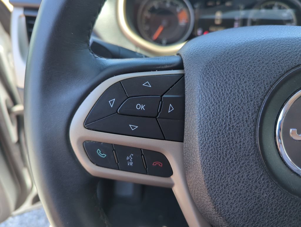 Used 2017 Jeep Cherokee Latitude FWD image 22