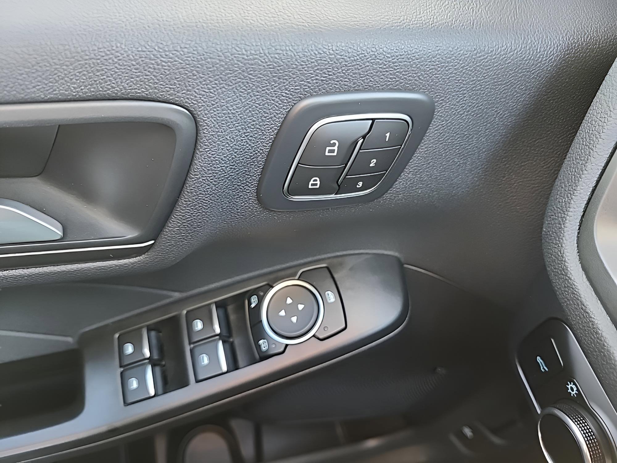 Certified 2023 Ford Escape Active w/ Tech Pack #2 image 17