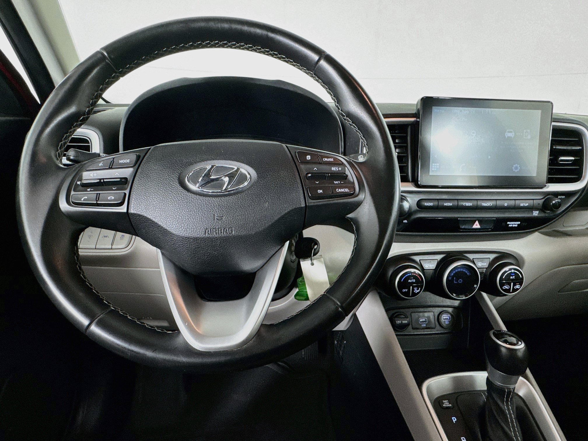 Used 2021 Hyundai Venue SEL FWD image 10