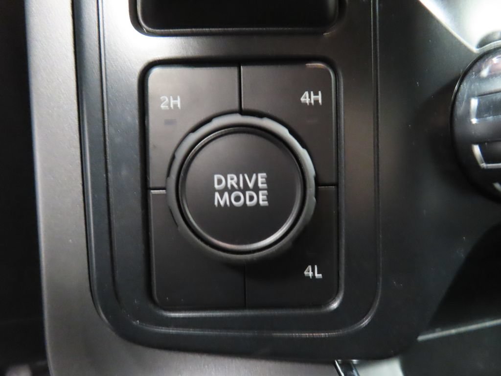 Used 2025 Ford F150 XLT w/ Equipment Group 301A Standard AWD/4WD image 43