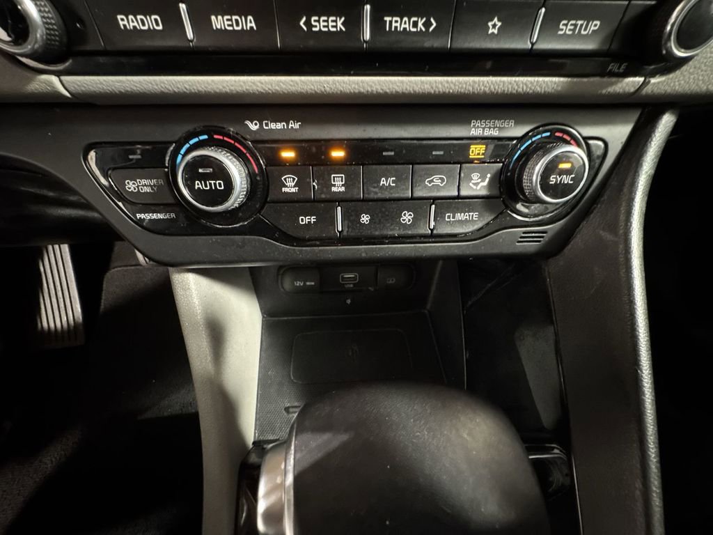 Used 2022 Kia Niro EX image 25