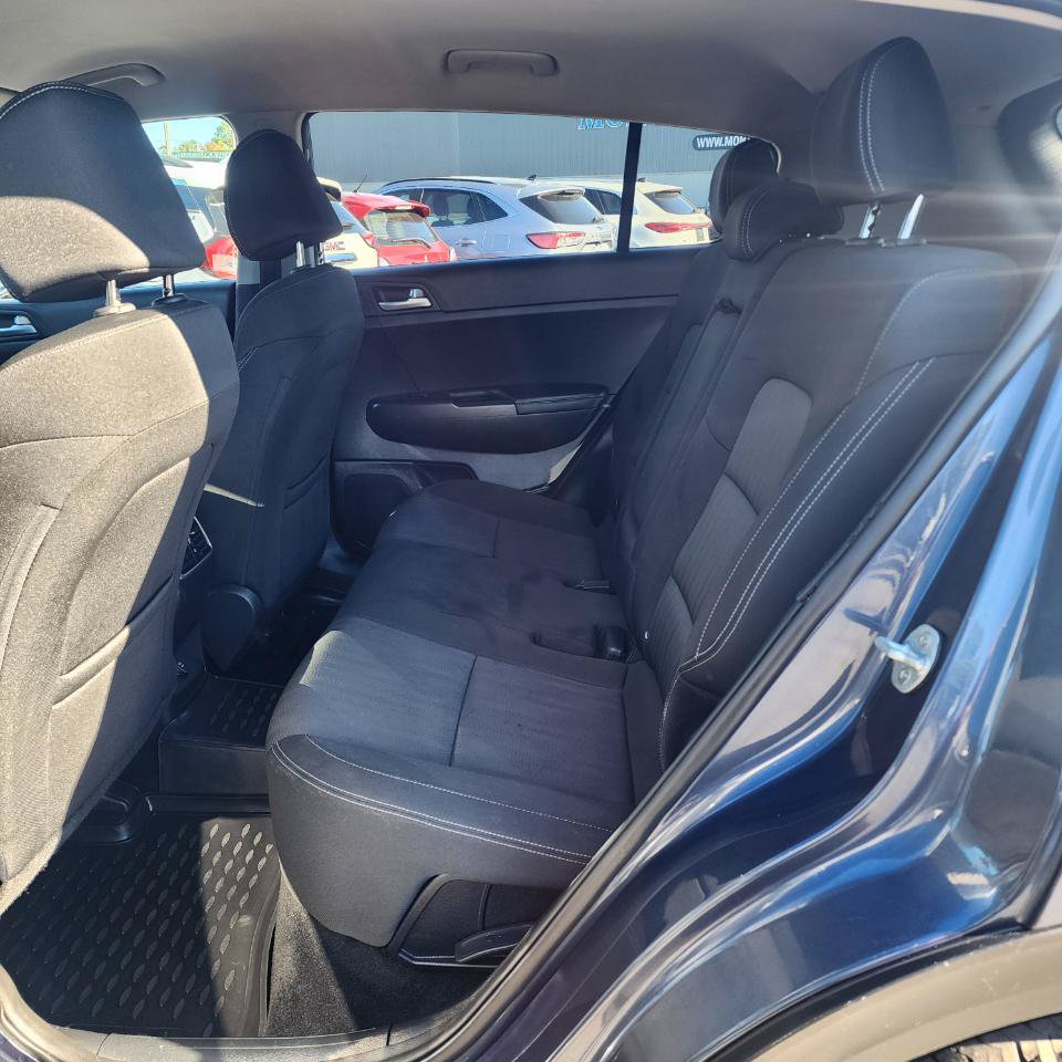 Used 2020 Kia Sportage LX AWD/4WD image 15
