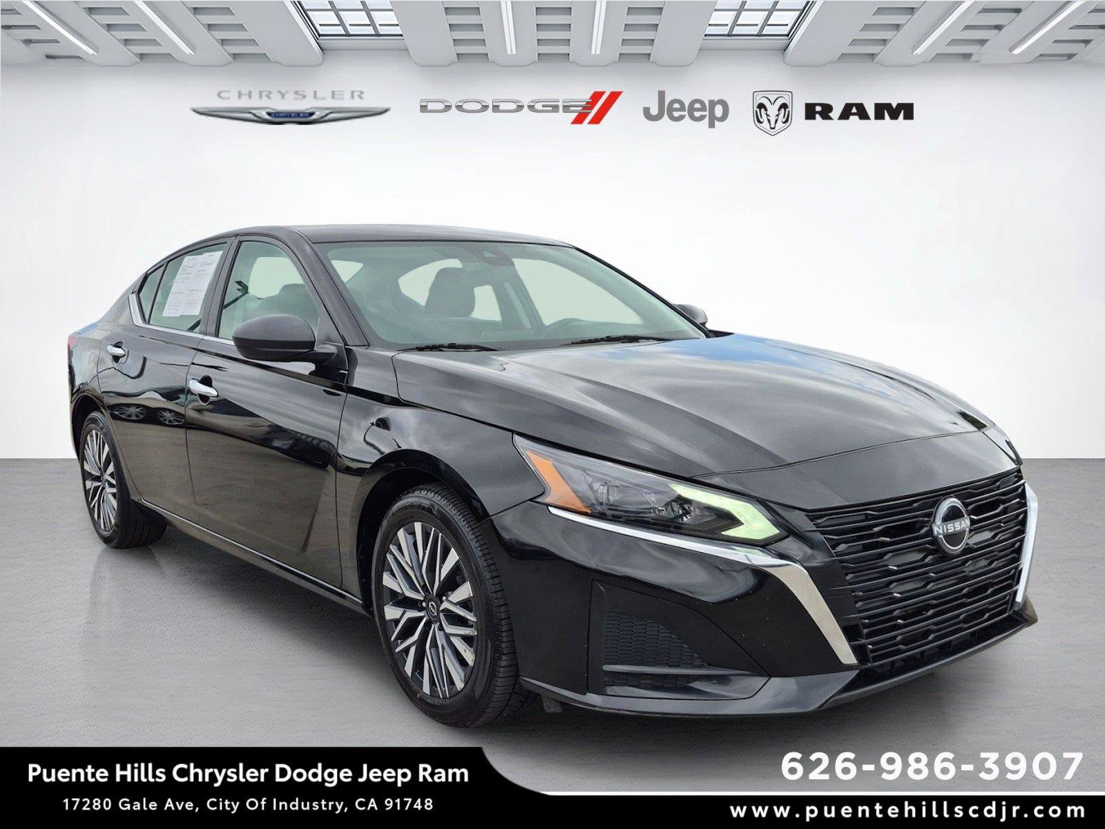 Used 2025 Nissan Altima 2.5 SV FWD image 1