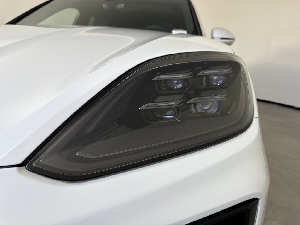 Certified 2025 Porsche Cayenne S AWD/4WD image 11