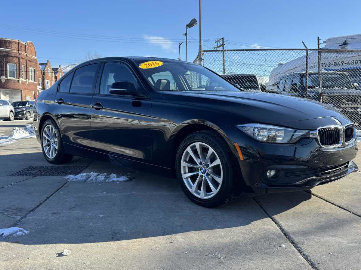 Used 2016 BMW 320i Sedan RWD image 3