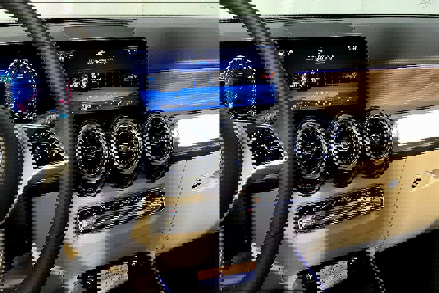 New 2026 Mercedes-Benz GLB 250 4MATIC image 8