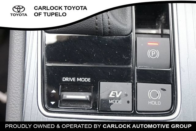 Used 2024 Toyota Sienna XSE FWD image 38