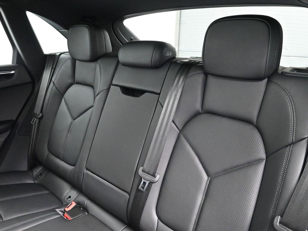 New 2025 Porsche Macan image 6