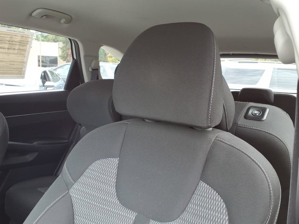 Certified 2024 Kia Sorento LX FWD image 15