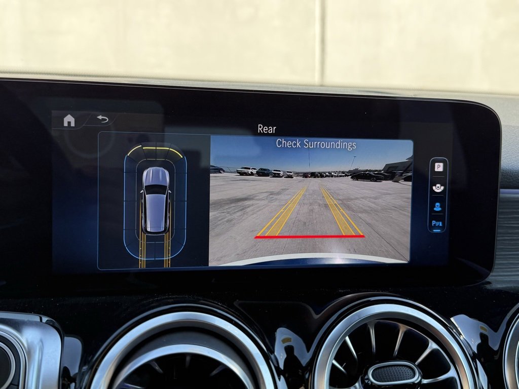 Used 2024 Mercedes-Benz GLB 250 image 9