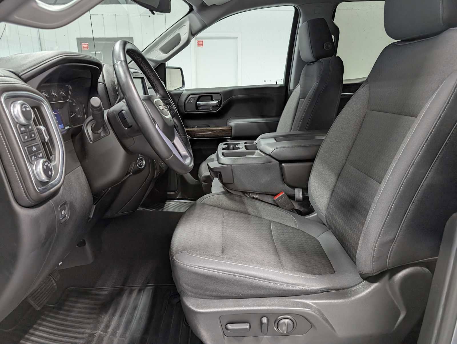 Certified 2020 GMC Sierra 1500 SLE w/ SLE Value Package AWD/4WD image 4