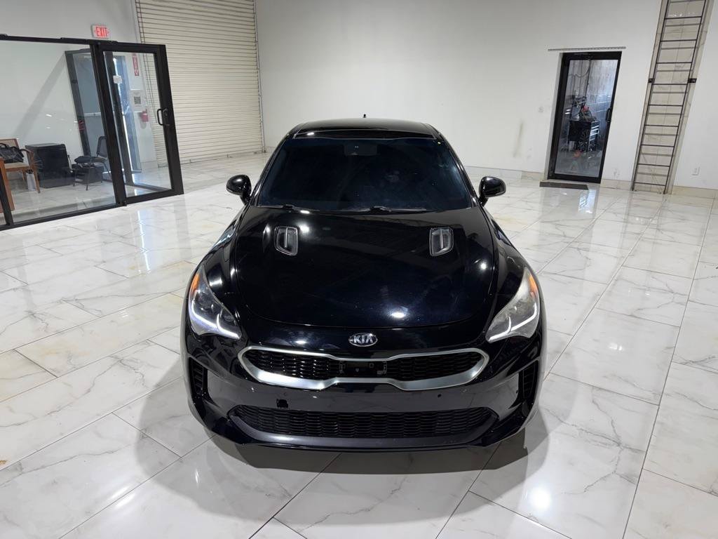 Used 2018 Kia Stinger Premium RWD image 2