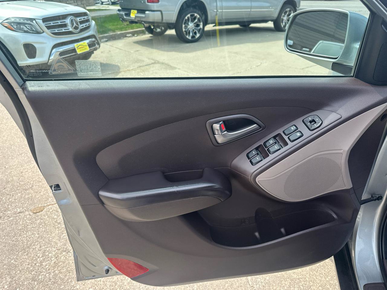 Used 2015 Hyundai Tucson GLS w/ Option Group 02 FWD image 9