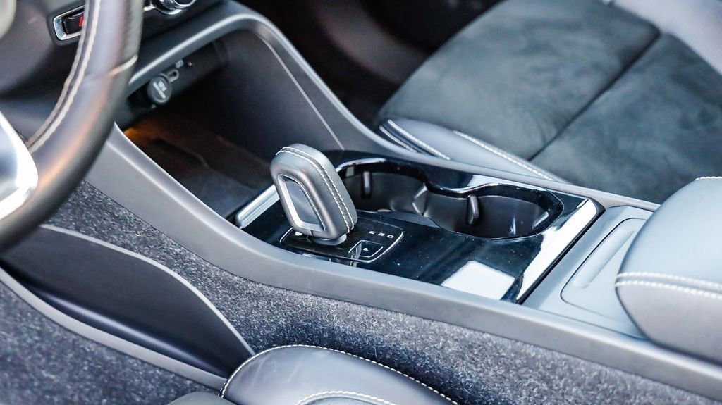 Used 2021 Volvo XC40 P8 Recharge image 21