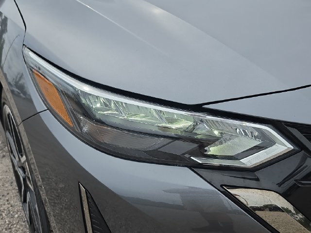 Used 2025 Nissan Sentra SR FWD image 6