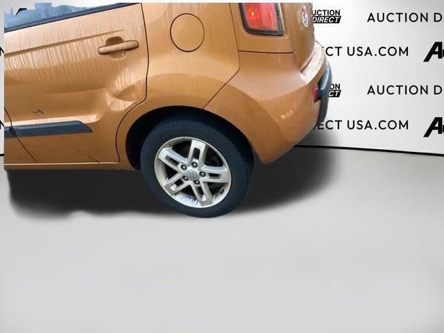 Used 2011 Kia Soul + w/ Audio Pkg FWD image 13