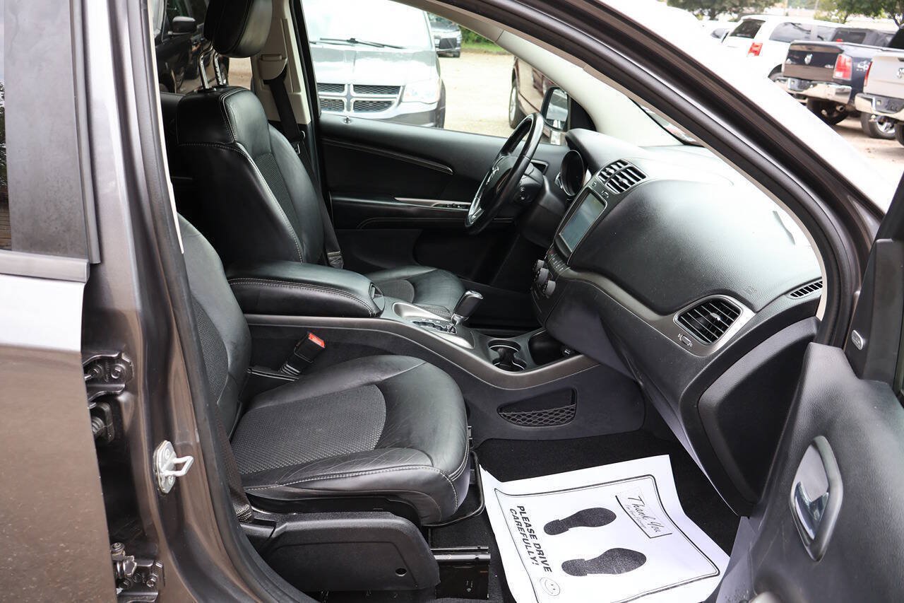 Used 2014 Dodge Journey Crossroad w/ Flexible Seating Group FWD image 22