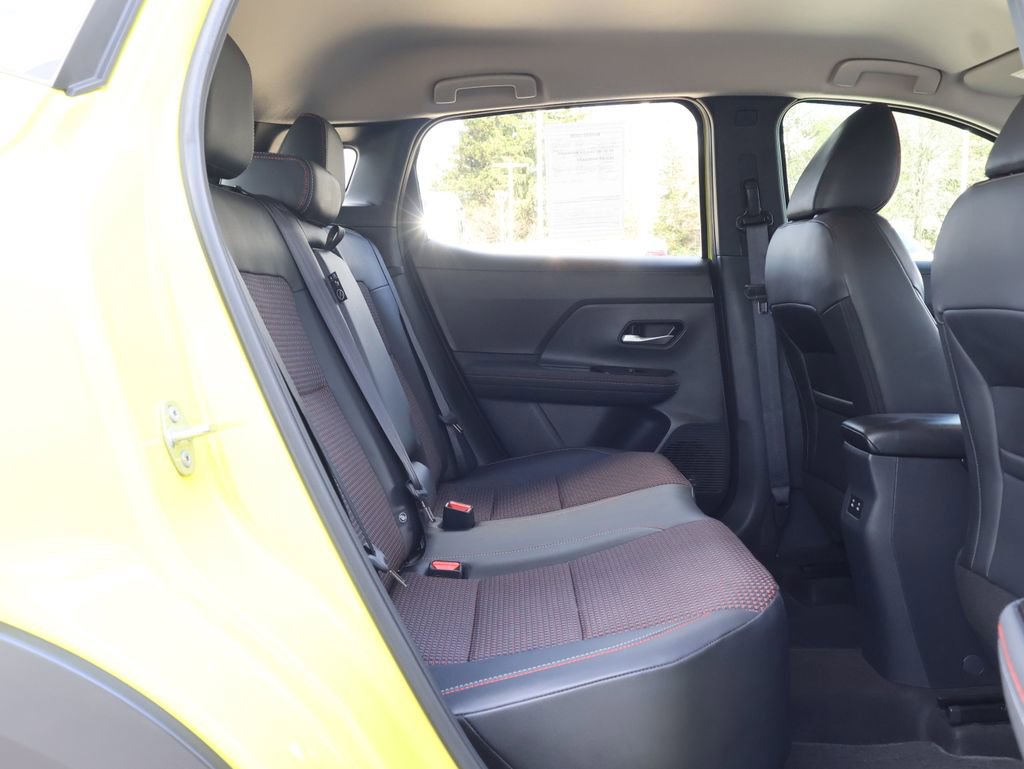 Used 2025 Nissan Kicks SR image 29