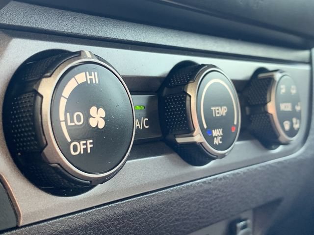Used 2019 Toyota Tacoma TRD Sport AWD/4WD image 30