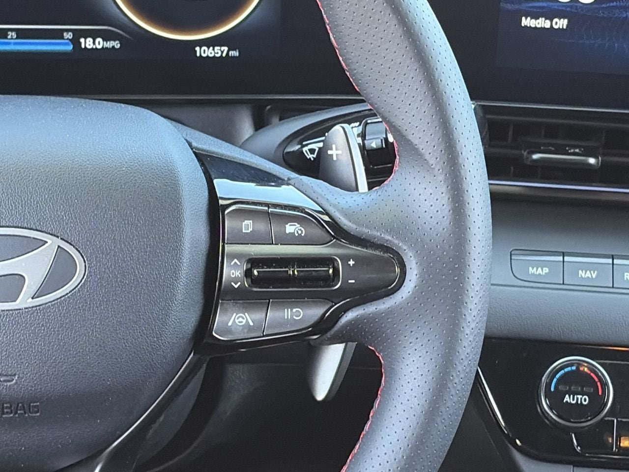 Certified 2025 Hyundai Elantra N Line FWD image 23