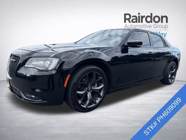 Used 2023 Chrysler 300 S RWD image 3