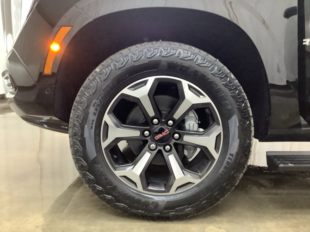 New 2026 GMC Yukon AT4 Ultimate w/ LPO, Illumination Package AWD/4WD image 29