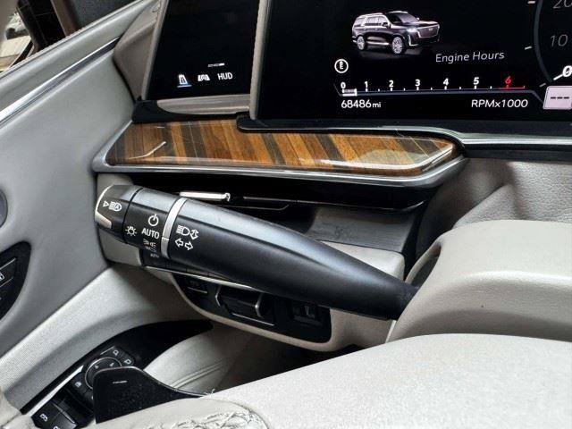 Used 2021 Cadillac Escalade Premium Luxury Platinum AWD/4WD image 30
