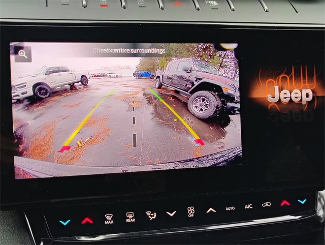 New 2026 Jeep Grand Cherokee Laredo image 4