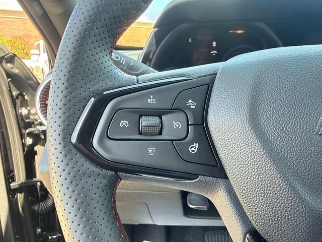 Used 2026 Chevrolet Trax RS w/ Sunroof Package FWD image 27