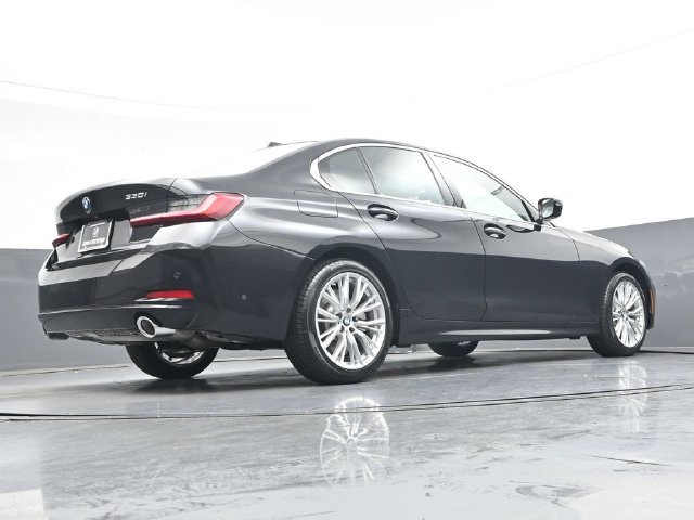 Certified 2024 BMW 330i Sedan w/ Convenience Package RWD image 32