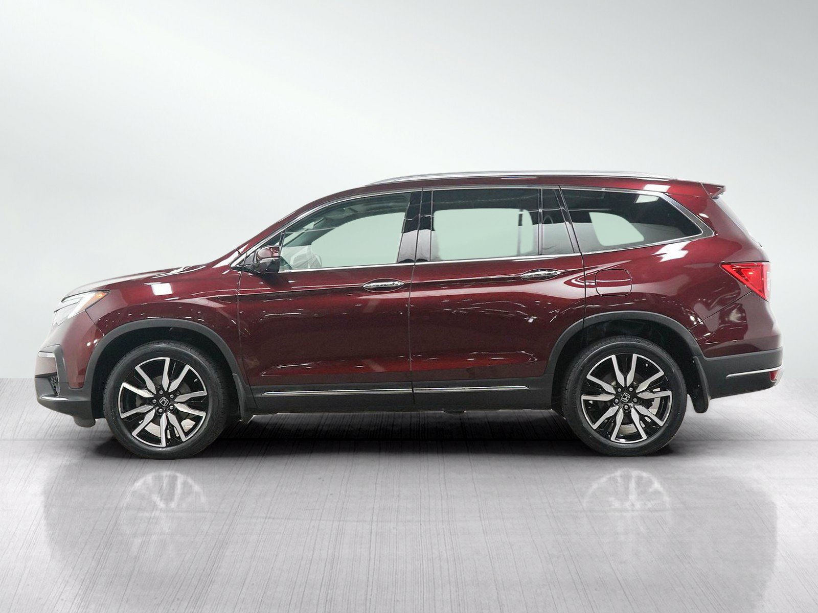 Used 2020 Honda Pilot Touring image 2