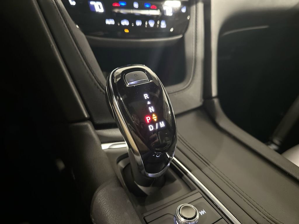 Used 2025 Cadillac XT5 Premium Luxury image 12