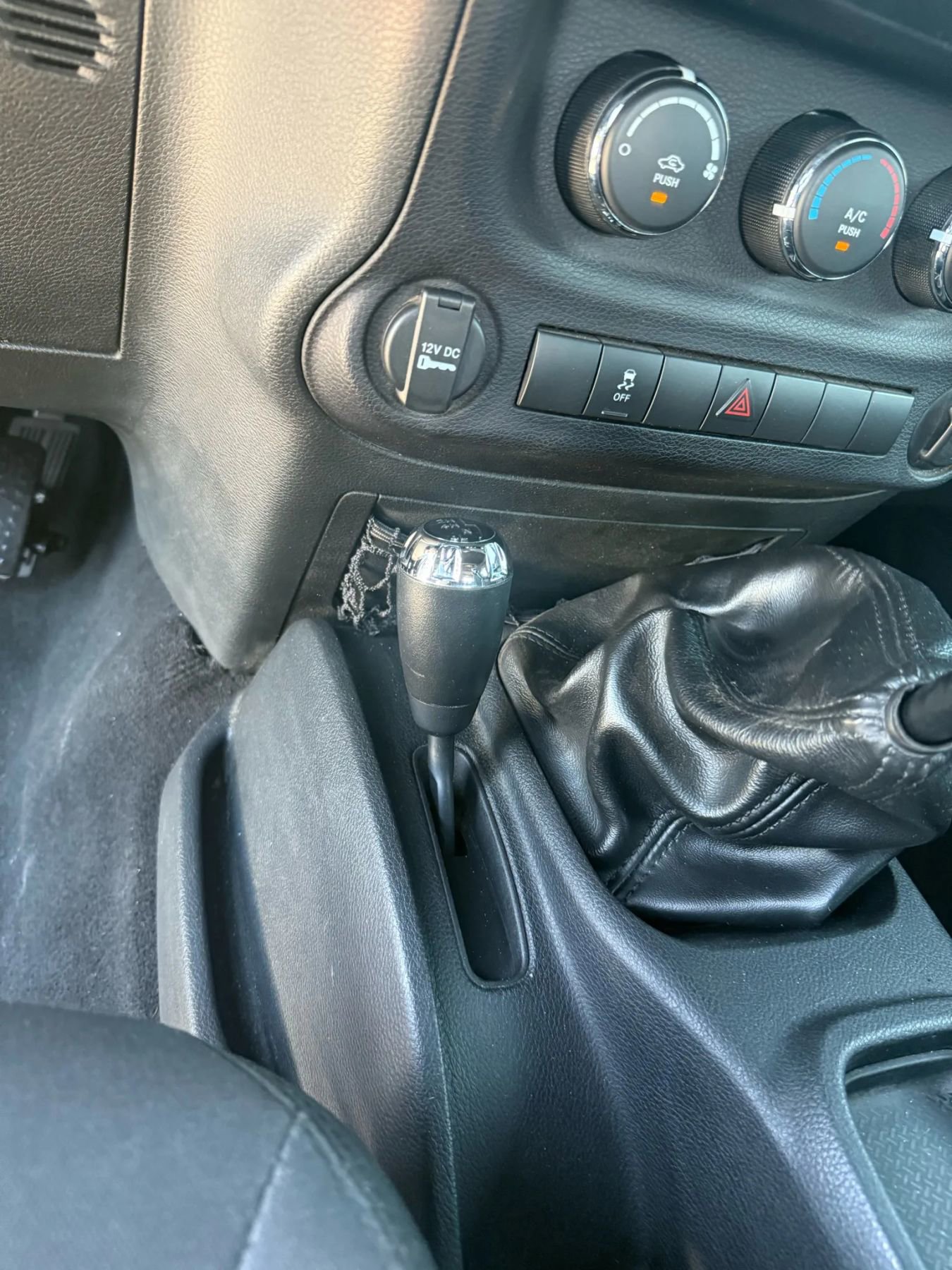 Used 2016 Jeep Wrangler Unlimited Sport w/ Connectivity Group image 12