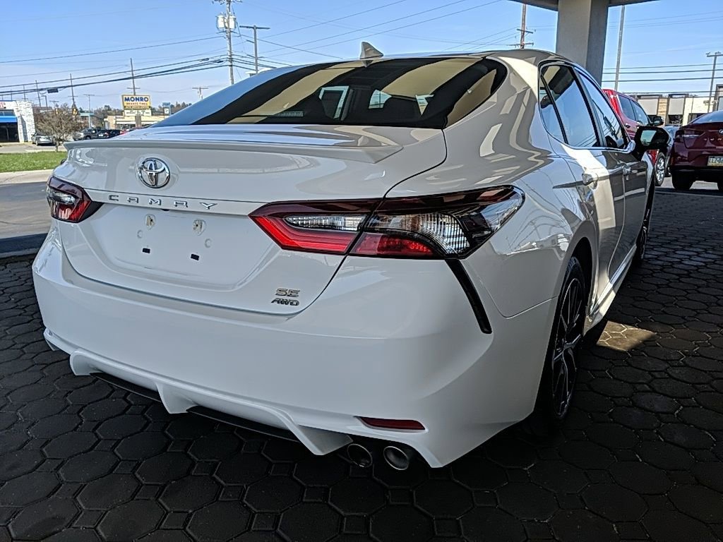 Used 2023 Toyota Camry SE w/ Cold Weather Package image 6