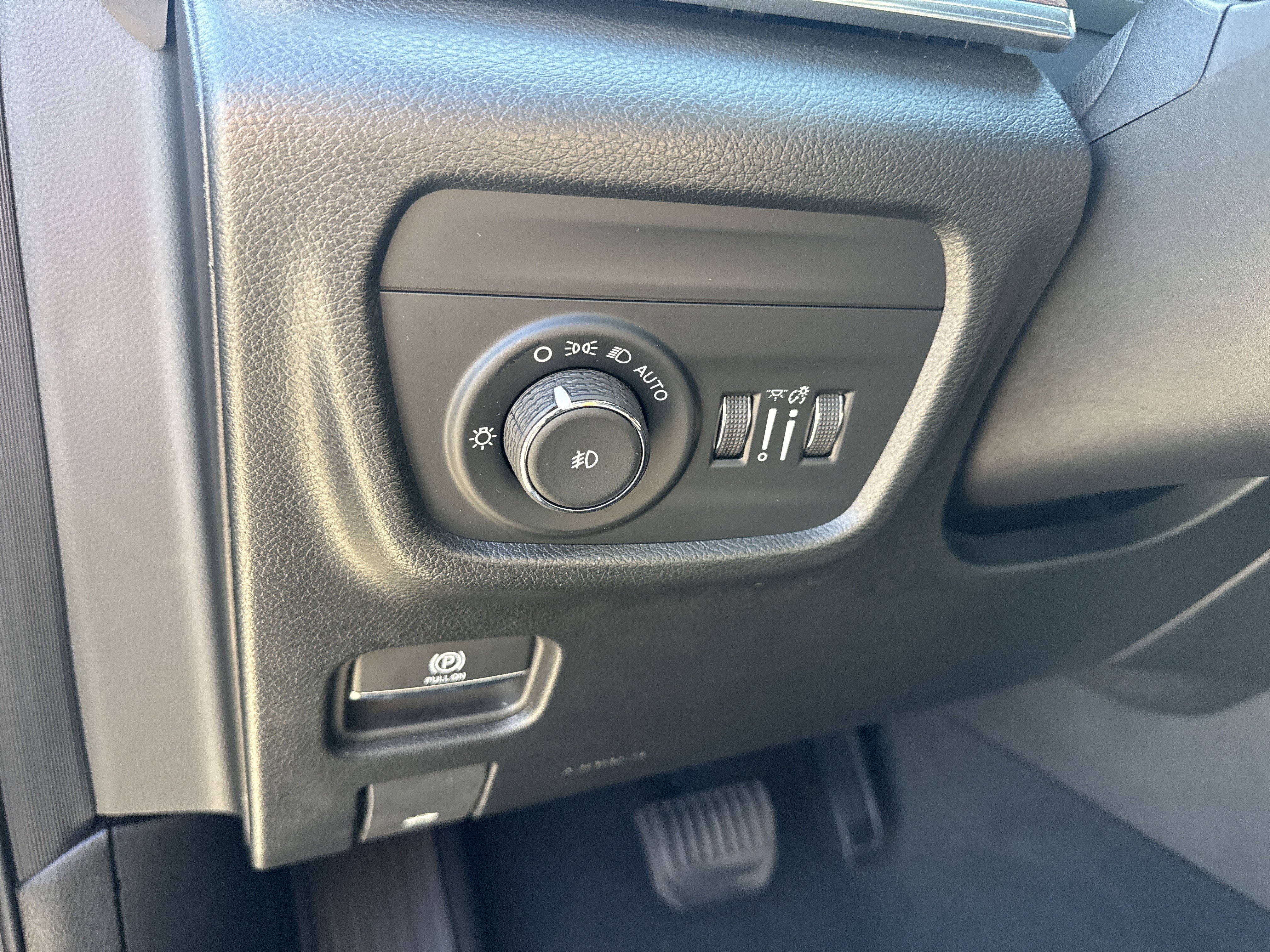 Used 2025 Jeep Grand Cherokee Summit w/ Obsidian Package AWD/4WD image 31
