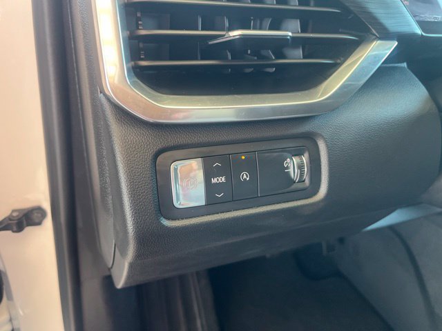 Used 2026 GMC Acadia Elevation w/ Elevation Premium Package FWD image 15