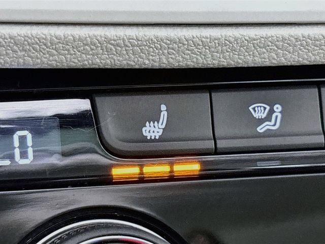 Certified 2023 Volkswagen Jetta SE FWD image 23