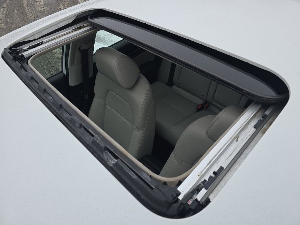 Used 2023 Honda Civic Touring image 3