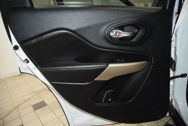 Used 2018 Jeep Cherokee Limited w/ Technology Group image 43