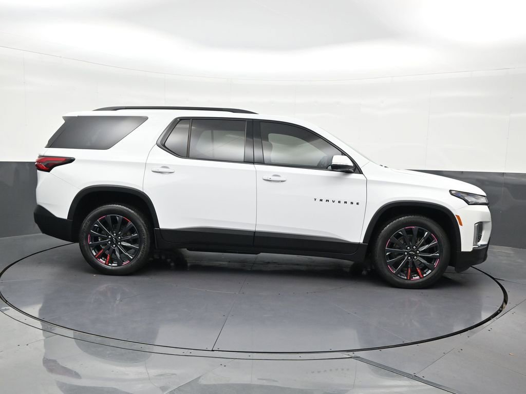 Used 2024 Chevrolet Traverse RS FWD image 7