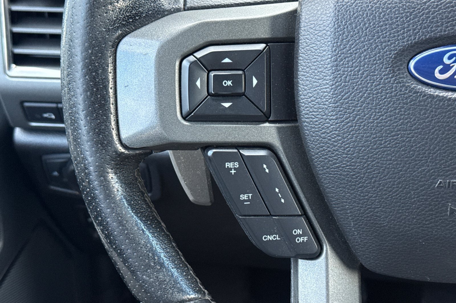 Used 2020 Ford F150 Raptor w/ Equipment Group 802A Luxury AWD/4WD image 34
