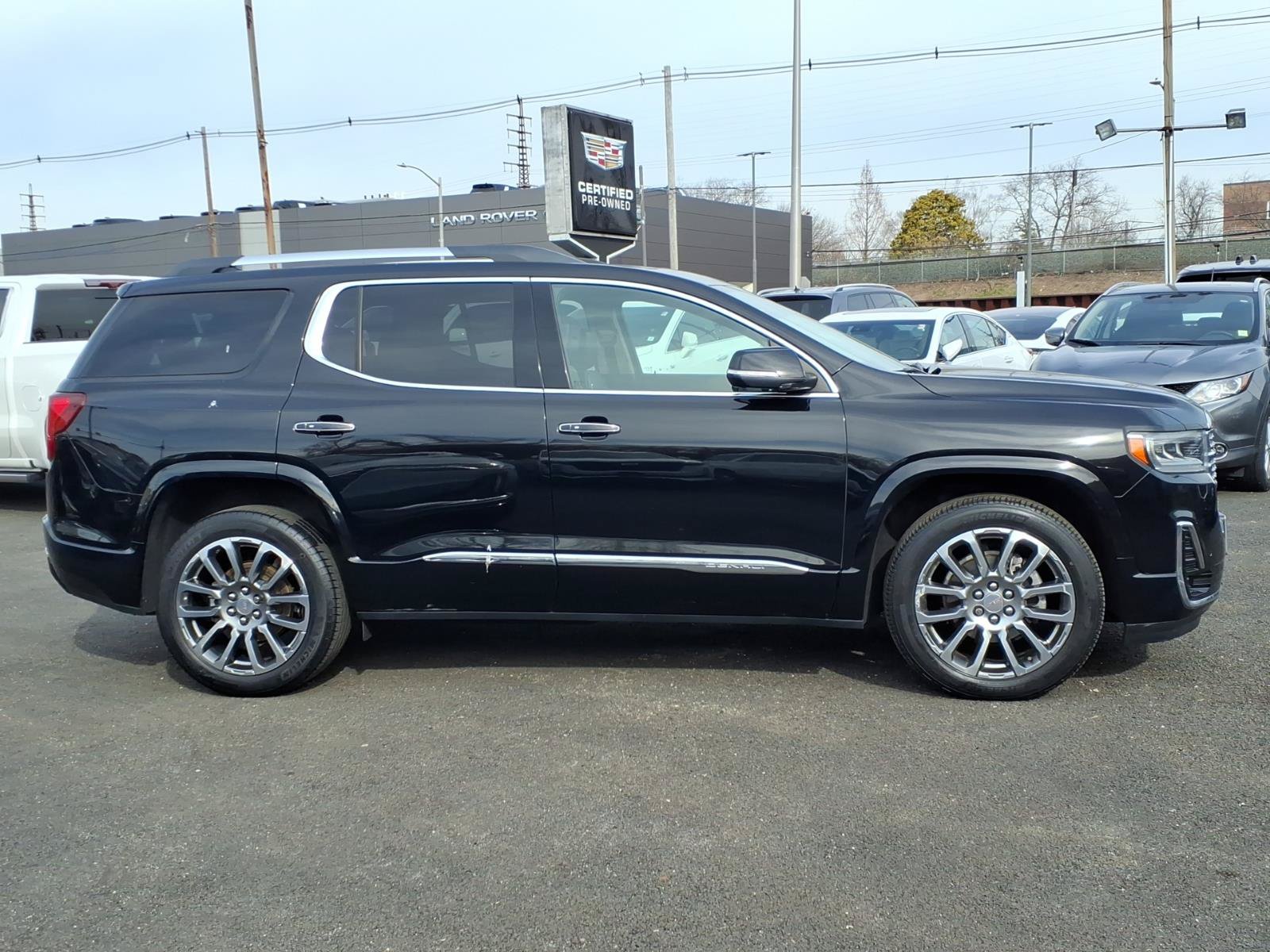 Used 2023 GMC Acadia Denali w/ Denali Ultimate Package AWD/4WD image 4
