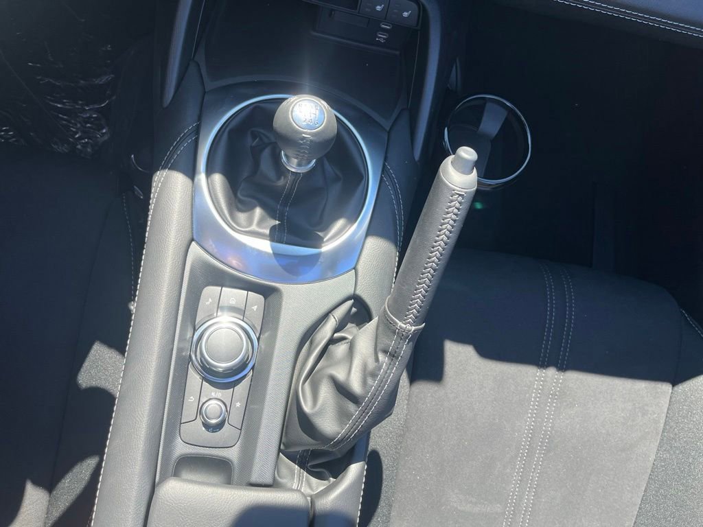 New 2026 MAZDA MX-5 Miata Club w/ Interior Package RWD image 17